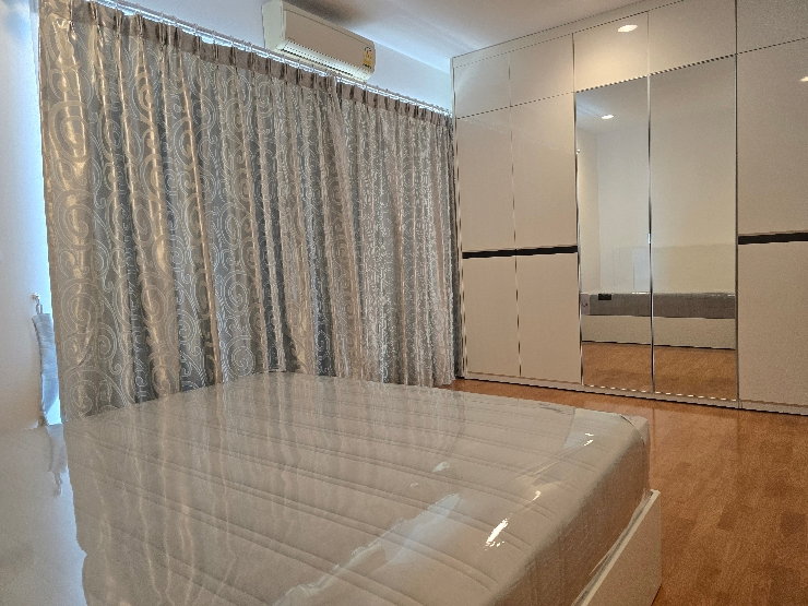 picture TOWNHOME FOR RENT NEAR MRT YELLOW LINE - 9/9