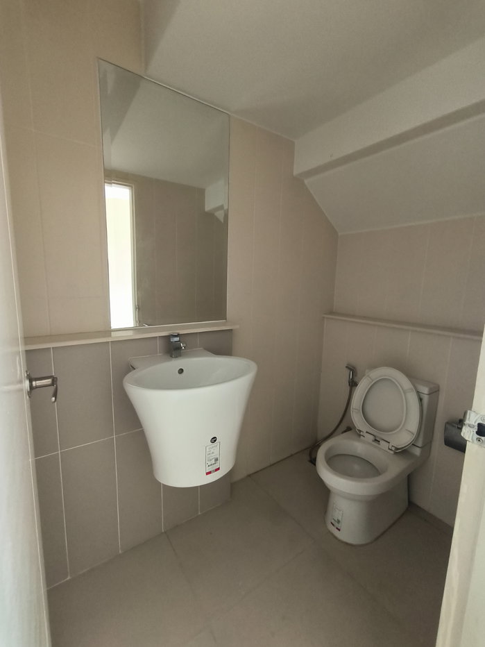 picture rent: 22,000 THB/month. 3-story townhome, Baan Klang Muang Suk Sawat - 5/14