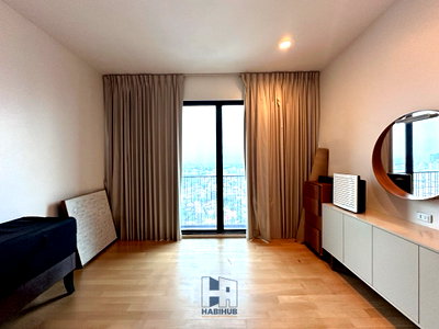 ขายคอนโด : 🏙️✨ ขายคอนโด Noble Reveal | ห้องสวย ชั้นสูง ใกล้ BTS เอกมัย (HBH-HL-104) 
