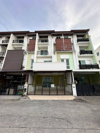 ขายทาวน์โฮม 4 ห้องนอน 23.6 ตร.ว. นัมเบอร์วัน ทาวน์โฮม วงแหวนบางนา - ราม 2