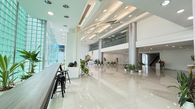 Compound Space 493sqm 1Fl Office Space For LEASE New Phetchaburi Road Near MRT Phetchaburi Airport Link Makkasan Ideal For Showroom Clinic Fitness