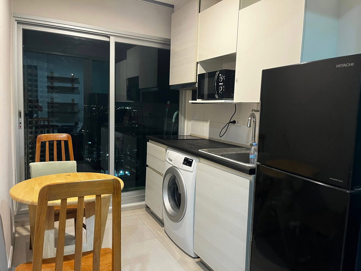 picture For Rent “𝑳𝒊𝒇𝒆 𝑹𝒂𝒕𝒄𝒉𝒂𝒅𝒂𝒑𝒊𝒔𝒆𝒌 ” 1 Bed 1 Bath Size 32 Sq.m. 28th Floor Near MRT-Huaikhwang - 9/17