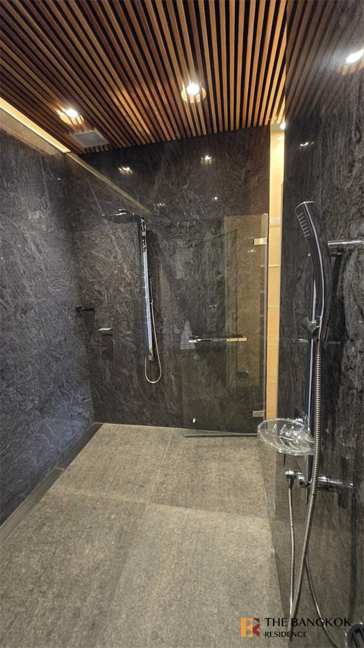 picture The Ritz Carlton Residence near BTS Chong Nonsi - 7/10