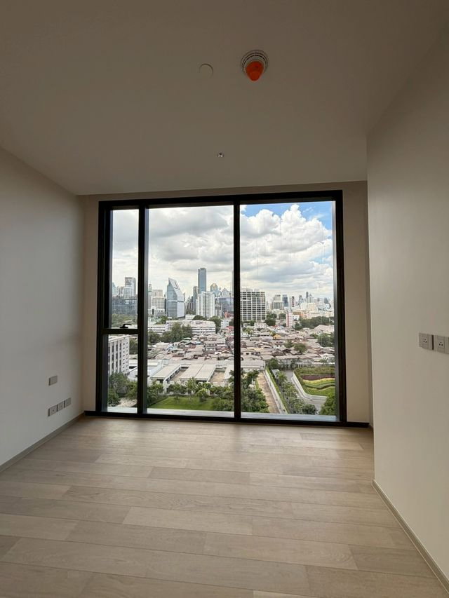 picture @Condorental condo for rent EI8HTEEN SEVEN Pet Friendly - 1/10