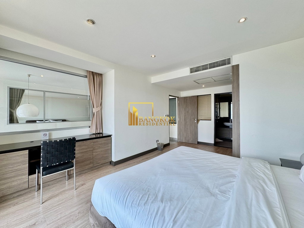 picture Impressive 2 Bedroom Duplex Apartment in Phra Khanong - BR0686AP - 23/29