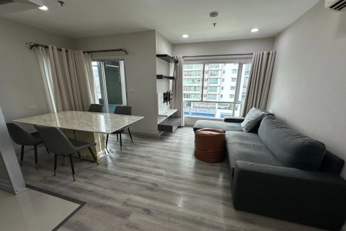 Sale with tenant ! Centric Sathorn-St.Louis, 2 bed, 2 bath, high floor, rare item, Good Location ! Code C20260200022 furnished, Special Deal!