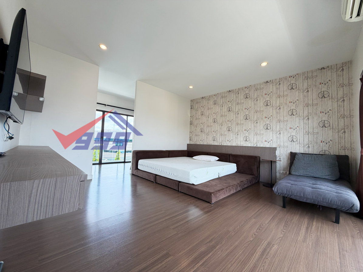 รูป 🏡 ขายบ้าน - บ้านลุมพินี สวนหลวง ร.9 สไตล์ Modern Luxury แปลงมุมส่วนตัวสูง ลมดี แสงเข้าทั่วบ้าน REF. 067HSRK - รูปที่ 23/33
