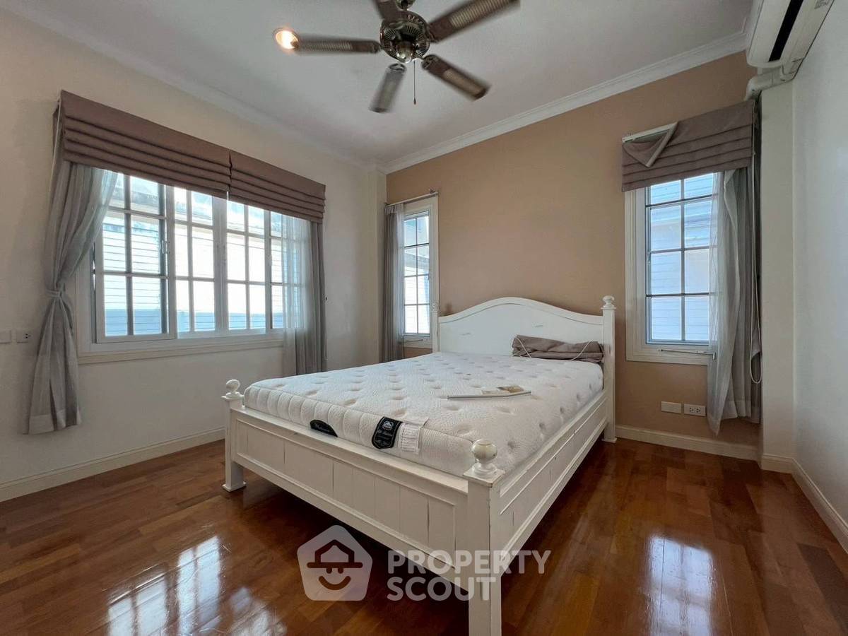 picture 4-BR House near BTS Nana (ID 2997928) - 8/17