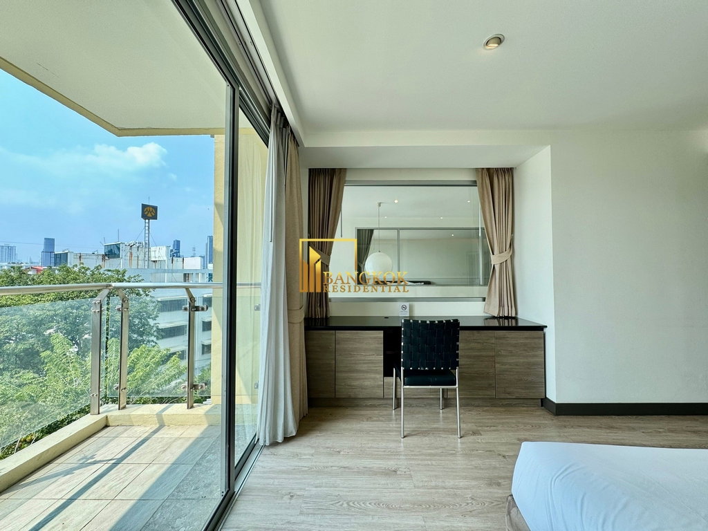 picture Impressive 2 Bedroom Duplex Apartment in Phra Khanong - BR0686AP - 21/29
