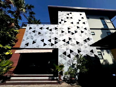 Shophouses for rent Bang Na Tai : 📣📣For rent Garden Office & Waterfront Space 3-stories Sukhumvit 105 (Typing 0974164645, Line: JKJK4645 instead of clicking the blue/green button) 