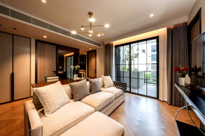 คอนโดให้เช่า : The reserve sukhumvit 61 วิวสระน้ำ และวิวสวน 
