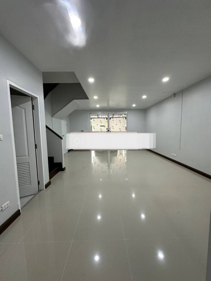 รูป 🔥 ขายต่ำกว่าราคาประเมิน! นัมเบอร์วัน ทาวน์โฮม วงแหวนบางนา–ราม 2 (Number One Townhome Bangna–Ram 2) | ใกล้ Mega บางนา และสนามบินสุวรรณภูมิ - รูปที่ 14/15