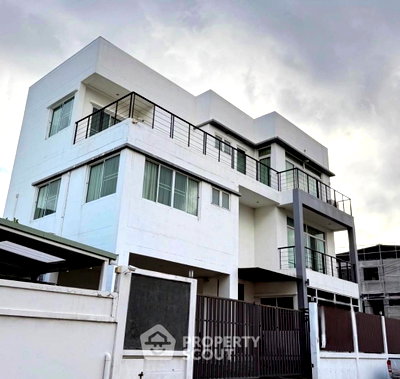 เช่าบ้านเดี่ยว กรุงเทพมหานคร : บ้าน 4-ห้องนอน ใน สวนหลวง (ID 2997910)