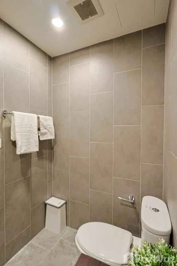picture Ideal for residential living and ready for immediate move-in 6467650 - 8/8
