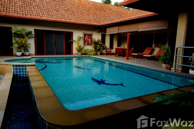 Houses for sale Muang Phuket Phuket : 5 Bedroom Villa for sale in Rawai, Phuket  6449955