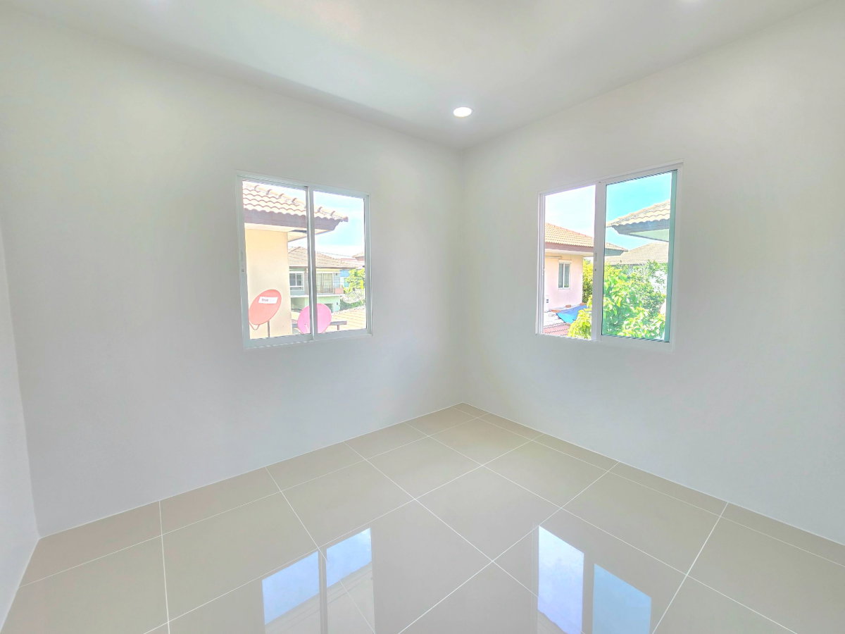 รูป บ้านเดี่ยวหลังใหญ่ เนื้อที่กว้าง ราคาถูก หมู่บ้าน เดอะทรัสต์วิลล์ วัชรพล-หทัยราษฎร์ ซอยหทัยราษฎร์56 บึงคำพร้อย ลำลูกกา ปทุมธานี ทำเลดี พร้อมอยู่ - รูปที่ 30/33