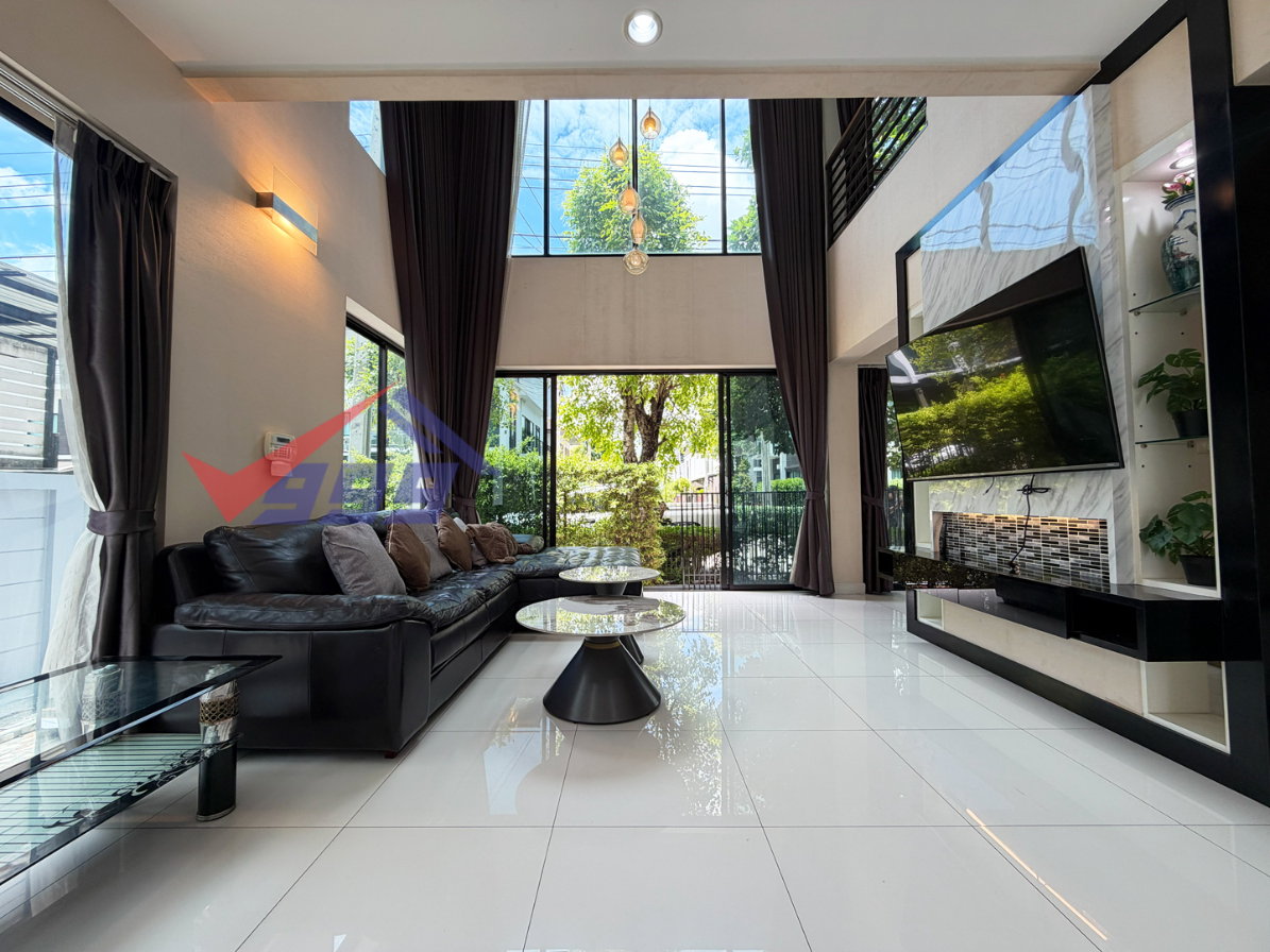รูป 🏡 ให้เช่าบ้าน - บ้านลุมพินี สวนหลวง ร.9 สไตล์ Modern Luxury แปลงมุมส่วนตัวสูง ลมดี แสงเข้าทั่วบ้าน REF. 067HSRK - รูปที่ 1/32