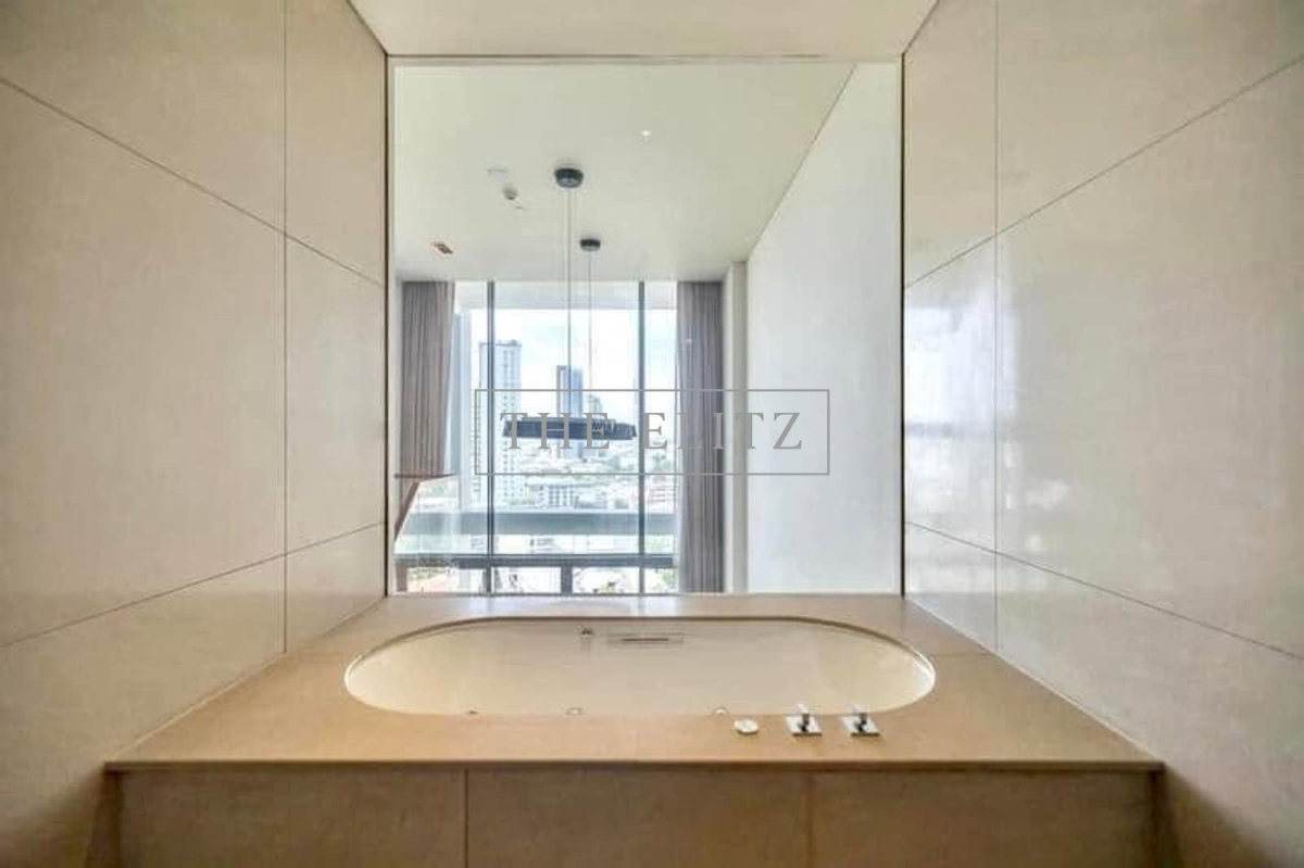 picture ✨An Elite Sanctuary of Absolute Privacy & Grandeur – Flawless Newly Upgraded Unit✨ - 12/21