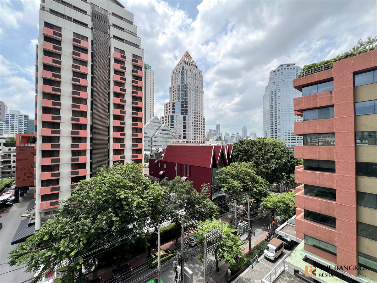 picture Saladaeng residences near MRT Silom Station - 7/10