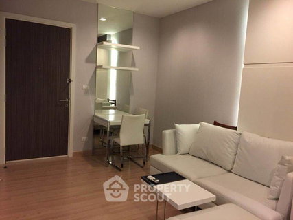 คอนโด 1 ห้องนอน ชั้นสูง ที่ Urbano Absolute ใกล้ BTS กรุงธนบุรี 400 ม. (ID 1083923)