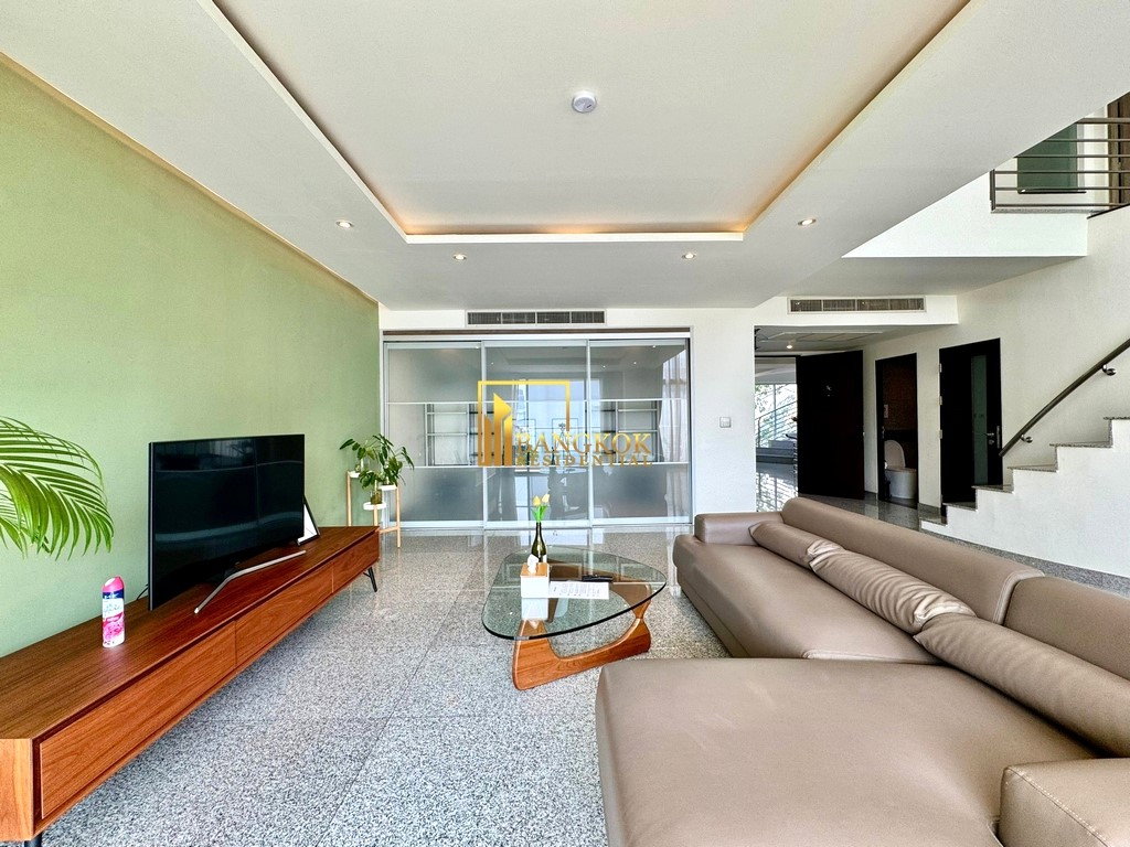 picture Impressive 2 Bedroom Duplex Apartment in Phra Khanong - BR0686AP - 2/29