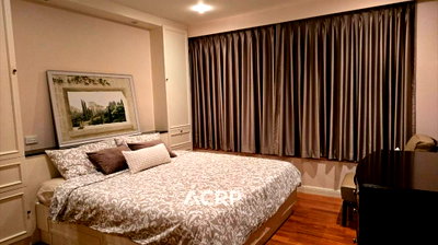 ขายคอนโด : ✨ Rare Freehold Deal! Langsuan Ville – 97 sq.m. Large 1Bed+Study. For Sale 17.5 MB. Prime Langsuan 