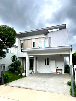 Houses for sale ม.เวสเทิร์น  : WS7775 🏡✨ Single house for sale in Pruklada Ramintra-Chatuchot Village, near Ramintra Expressway. Only 7,690,000 baht.