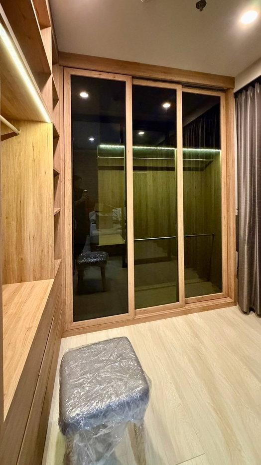 รูป *** ให้เช่าคอนโด : ไลฟ์ อโศก ห้องสวย เฟอร์ครบบิวท์อิน Walk-in Closet ใกล้MRT เพชรบุรี และแอร์พอร์ตลิ้งค์มักกะสัน (Life Asoke) *** - รูปที่ 13/14