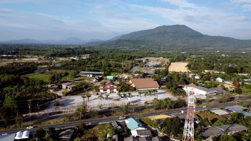 รูป ขายด่วน ห่างถนนสุขุมวิท 70 เมตร ราคา 850,000 บาท อ.เมือง จ.ระยอง - รูปที่ 4/9
