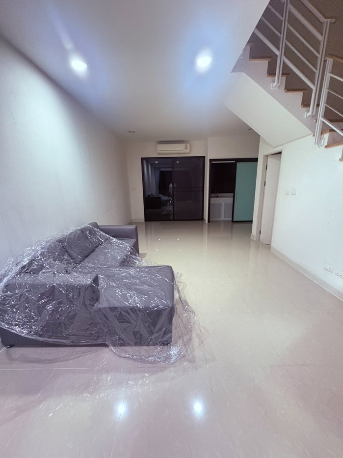รูป ให้เช่าทาว์โฮม 3 ชั้น ม.บ้านกลางเมืองสุขสวัสดิ์ 37 ติดถนนใหญ่รถไฟฟ้าพร้อมเข้าอยู่ - รูปที่ 4/17