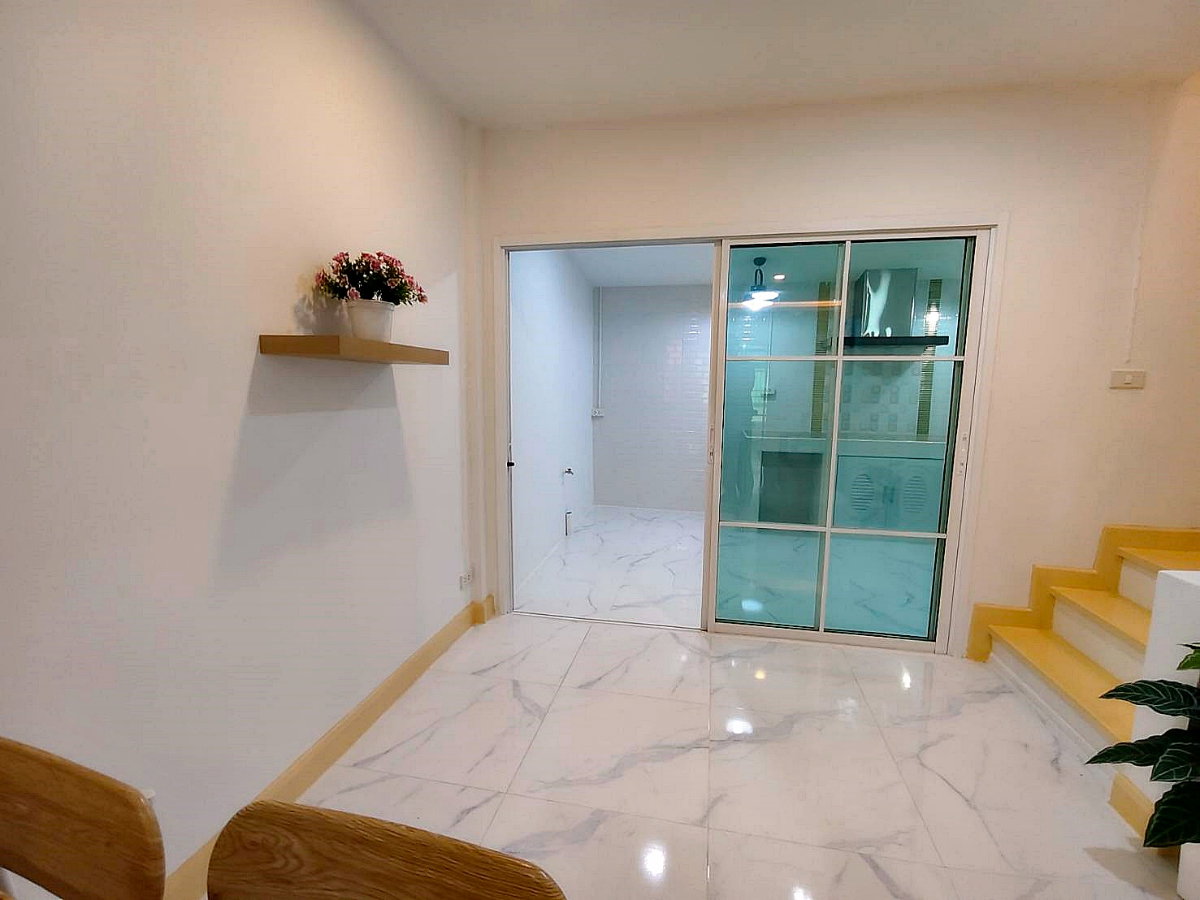 รูป บ้านสวย พร้อมอยู่  #หมู่บ้านร่มเงาไม้ บางบัวทอง  ติดถนนวัดลาดปลาดุก - รูปที่ 12/26