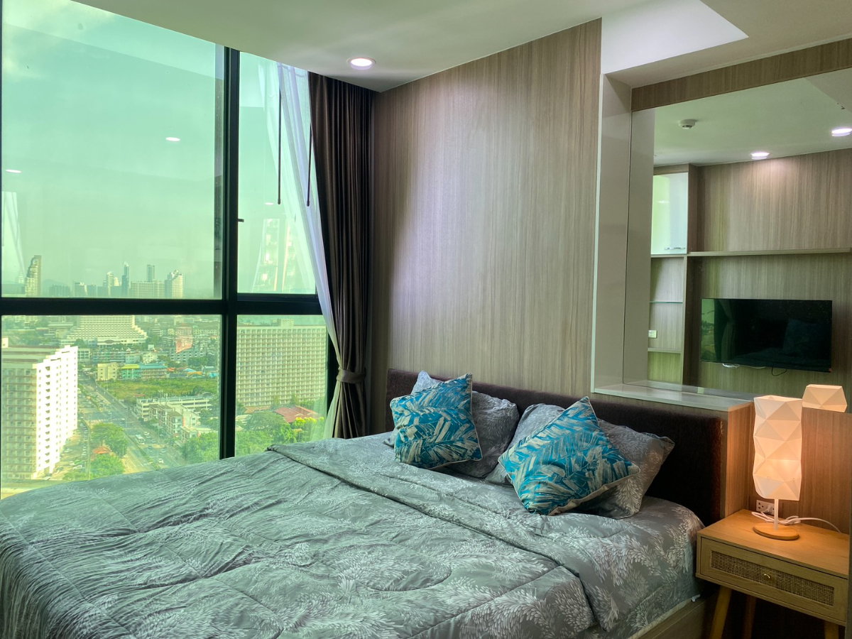 picture Condo for rent, Dusit Grand View , walk to the beach 5 minutes - 10/11