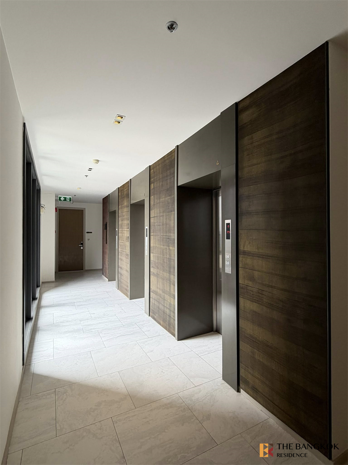 picture Ashton Silom near BTS Chong Nonsi Cool Condo, Central City Location - 1/10