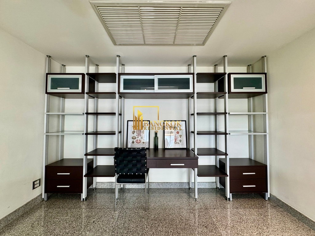 picture Impressive 2 Bedroom Duplex Apartment in Phra Khanong - BR0686AP - 26/29