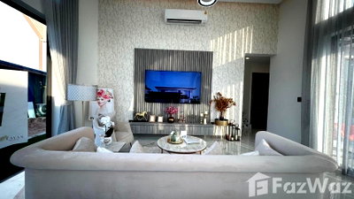 Houses for sale Toongklom-Taman Road : 3 Bedroom Villa for sale at Layan Chak Nok  1980383