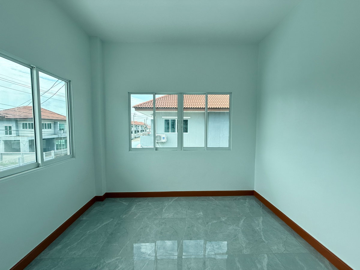 รูป [ขาย] บ้านเดี่ยวหลังใหญ่ 5 นอน รีโนเวทใหม่เอี่ยม สภาพมือหนึ่ง! ม.เพ็ญศิริ 4 คู้ขวา-หนองจอก ทำเลดี ใกล้โลตัสและบิ๊กซี - รูปที่ 31/44