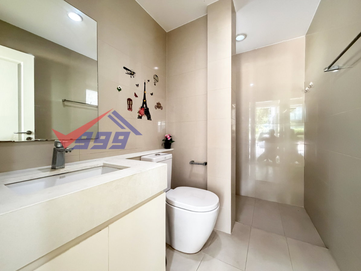 รูป 🏡 ให้เช่าบ้าน - บ้านลุมพินี สวนหลวง ร.9 สไตล์ Modern Luxury แปลงมุมส่วนตัวสูง ลมดี แสงเข้าทั่วบ้าน REF. 067HSRK - รูปที่ 11/32