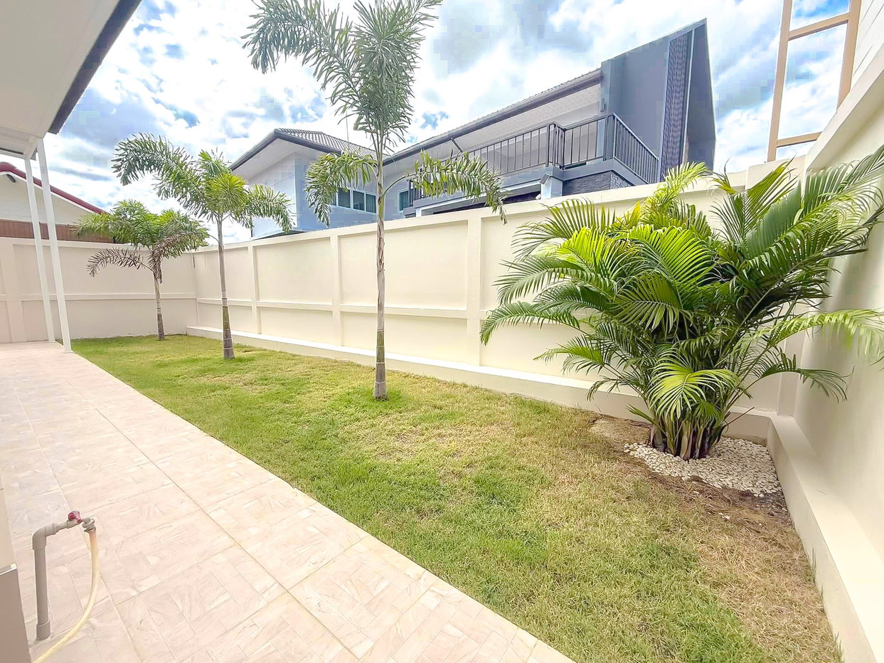 รูป Pool Villa for Sale Huay Yai East Pattaya 3 Bedroom - รูปที่ 16/17