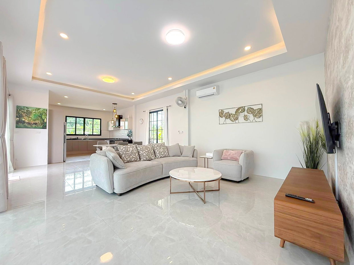 รูป Pool Villa for Sale Huay Yai East Pattaya 3 Bedroom - รูปที่ 1/17