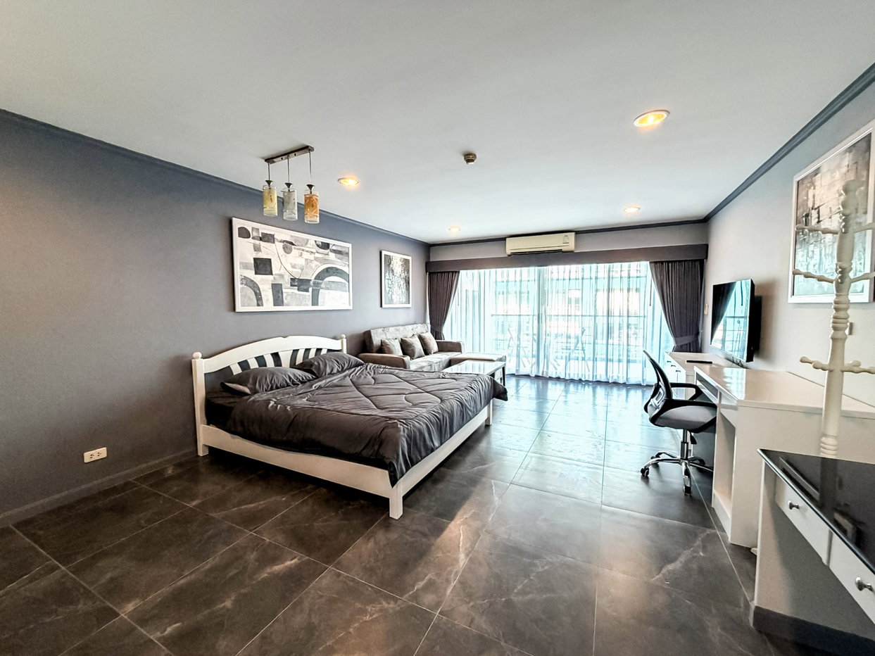 picture TW Platinum Suites Studio Condo for Sale South Pattaya - 1/12