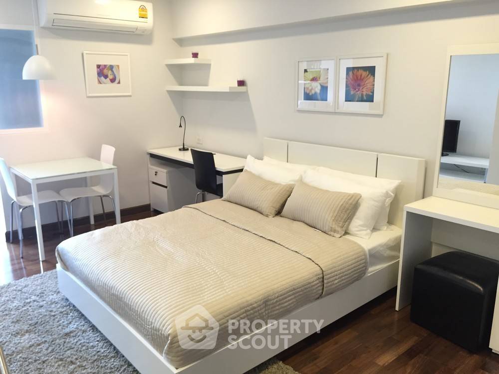 รูป คอนโด 1-ห้องนอน ที่ ฟลอเลส สาทร เรสซิเด้นซ์ ใกล้ BTS สุรศักดิ์ (ID 386102) - รูปที่ 1/4