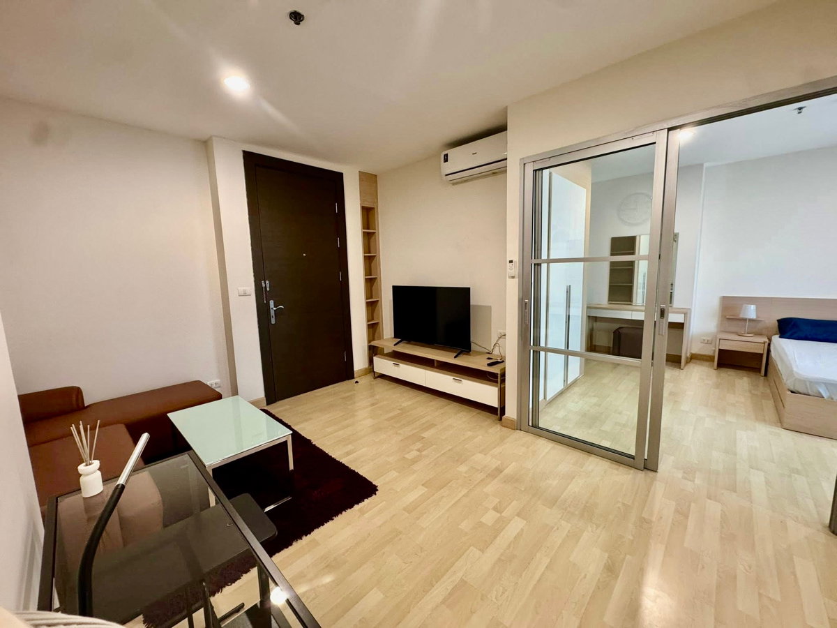 รูป พร้อมให้เช่า❗️"𝐑𝐡𝐲𝐭𝐡𝐦 𝐑𝐚𝐭𝐜𝐡𝐝𝐚" 1 ห้องนอน ขนาด 46 ตร.ม. Sky Kitchen วิวสระว่ายน้ำ  [260615] - รูปที่ 9/22