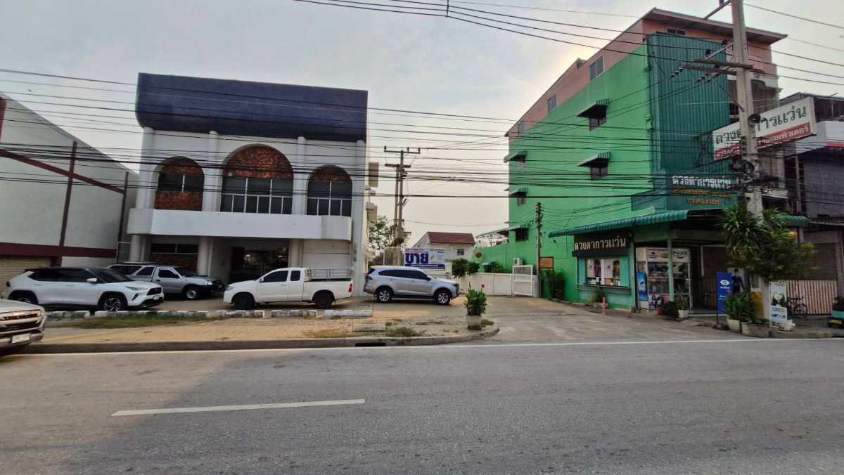 รูป อาคารสำนักงาน 3.5 ชั้น ติดถนน พหลโยธิน ตำบล สลกบาตร อำเภอ ขาณุวรลักษบุรี จังหวัด กำแพงเพชร รหัสแฟ้ม : 68-00011 หรือ 31385-0001 ติดต่อคุณวันวิสา - รูปที่ 16/19