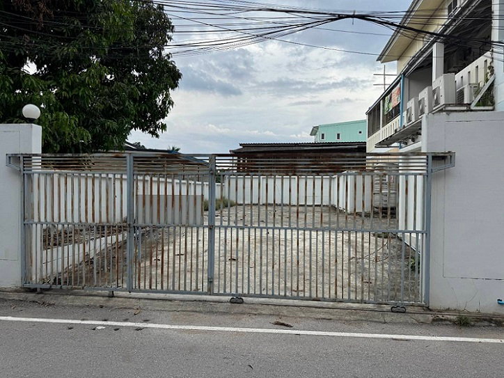 รูป อาคารพาณิชย์ 3 ชั้น ติดถนน อินทรคีรี ตำบล แม่สอด อำเภอ แม่สอด จังหวัด ตาก รหัสแฟ้ม : 67-00445 หรือ 31349-0001 ติดต่อคุณวันวิสา - รูปที่ 3/6
