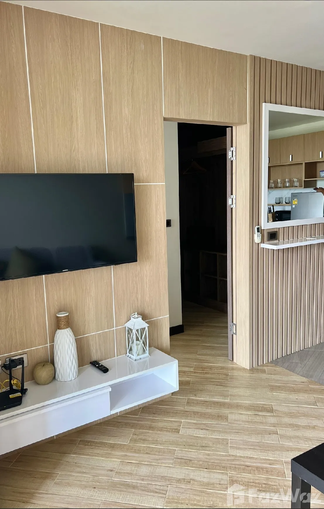 Spacious 1 bedroom apartment with pool view 6472006 - image 4
