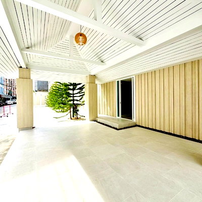 Office for rent DONKI Mall Thonglor   : 📣📣 For Rent Brand new office space, ready to move in. SUKHUMVIT 71(Typing 0974164645, Line: JKJK4645 instead of clicking the blue/green button) 