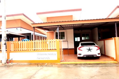 Twin houses for rent Chachoengsao : Twin house for rent in Songtham Village, Bang Nam Priao, Chachoengsao.