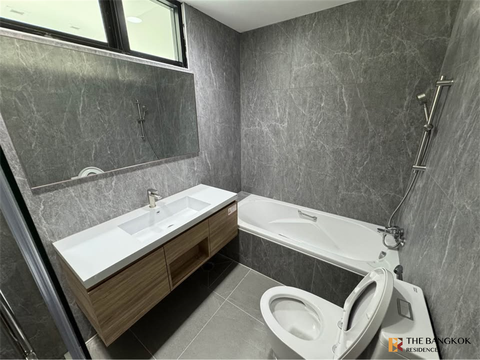 Sathorn Garden High-potential Location, Convenient Travel