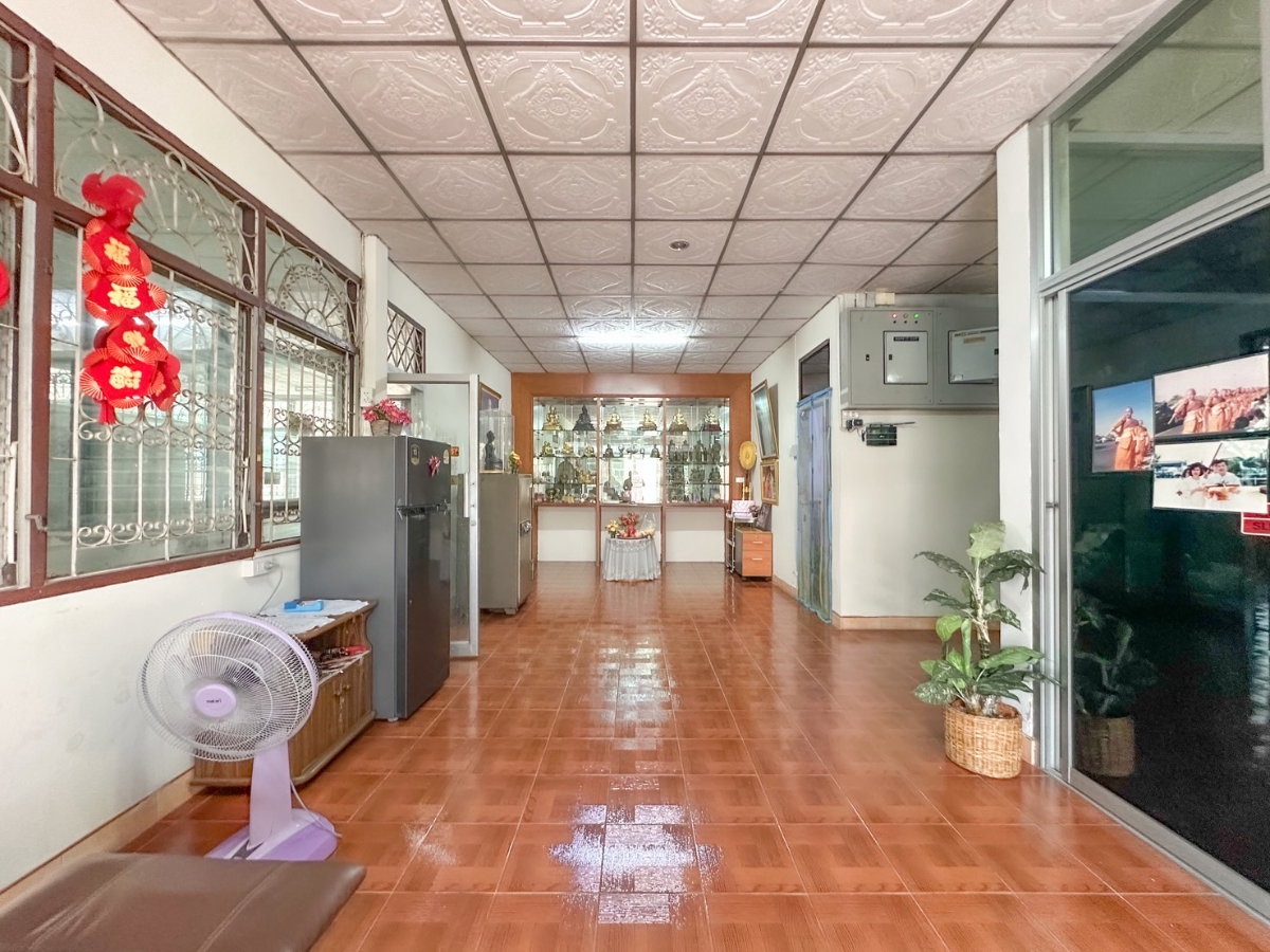 รูป บ้านเดี่ยวซอยทุ่งมังกร 15 ที่จอดรถได้ 15 คัน ใกล้ทางด่วนเพียง 700 เมตร ในราคา 16.5 ล้านบาท — หายากมากในโซนตลิ่งชัน - รูปที่ 5/15