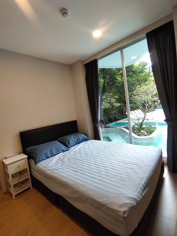 รูป ให้เช่าคอนโดติดสระ Pool Access ทองหล่อขนาดใหญ่พร้อมเฟอร์นิเจอร์ - รูปที่ 13/56